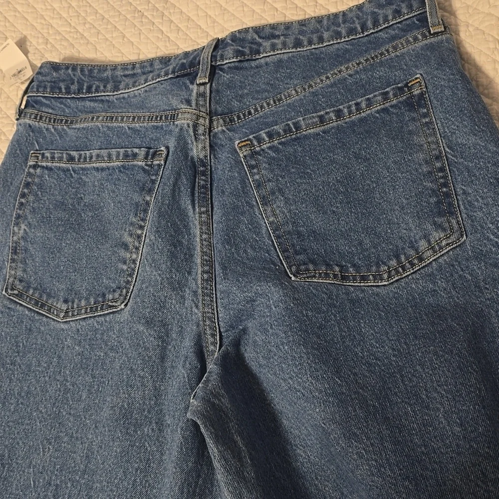 Old Navy Wide Leg Jeans - Picture 13 of 17